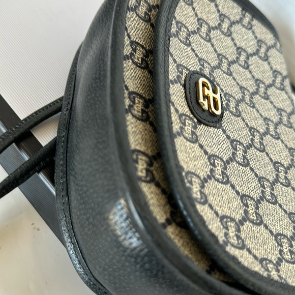 🛑✋Price Drop ✋🛑Authentic Gucci Plus Crossbody/Shoulder Bag. - Picture 10 of 17